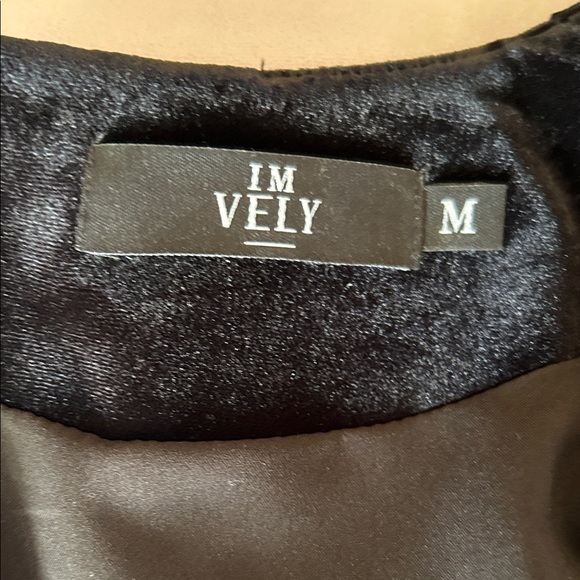 IM Vely Long Sleeve Velvet Black Dress with Flare Hem size M - Picture 11 of 13